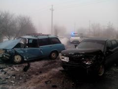 В Лисичанске столкнулись две легковушки. 4 человека пострадали