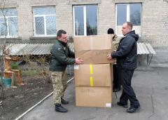 Волонтеры доставили в Луганскую область 15 тонн гуманитарки 