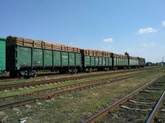 З Луганщини масово вивозять ліс вагонами та вантажівками: поліція закриває очі