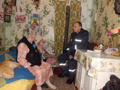 Рятувальники піклуються за пожежну безпеку домівок одиноких престарілих громадян