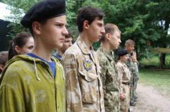 В Кременских лесах открылся патриотический лагерь для детворы из Рубежного и Северодонецка