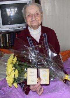Звание "Матери-героини" получила 96-летняя жительница Северодонецка