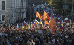 Десятки тысяч россиян вышли на Марш мира