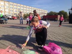 Детей Северодонецка учили "разбираться" с минами и взрывоопасными предметами на фестивале мира и безопасности